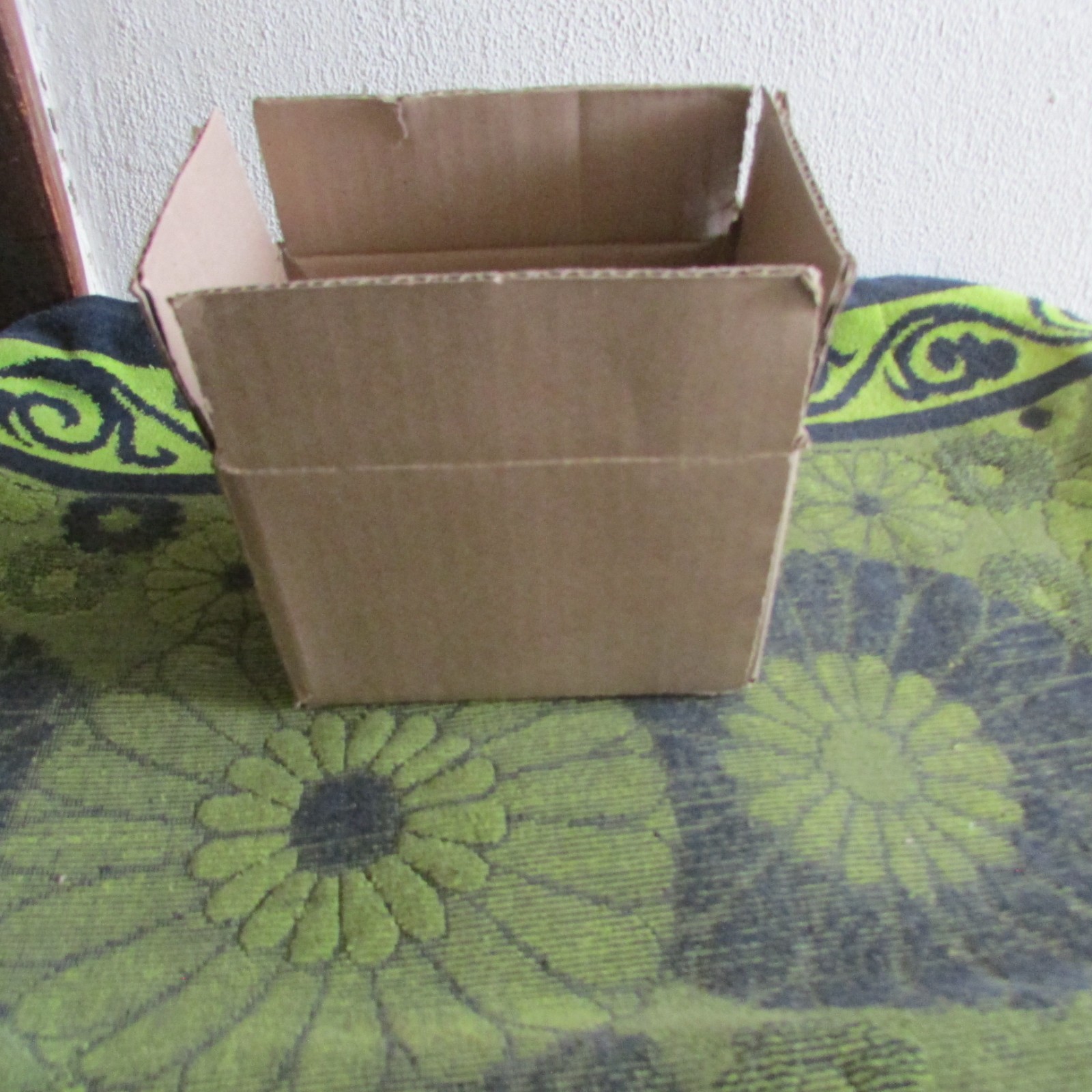 *** 10 Pack, The Boxery. 6″ x 4 1/4″ x 4 1/2″. Strong Shipping Boxes. ***