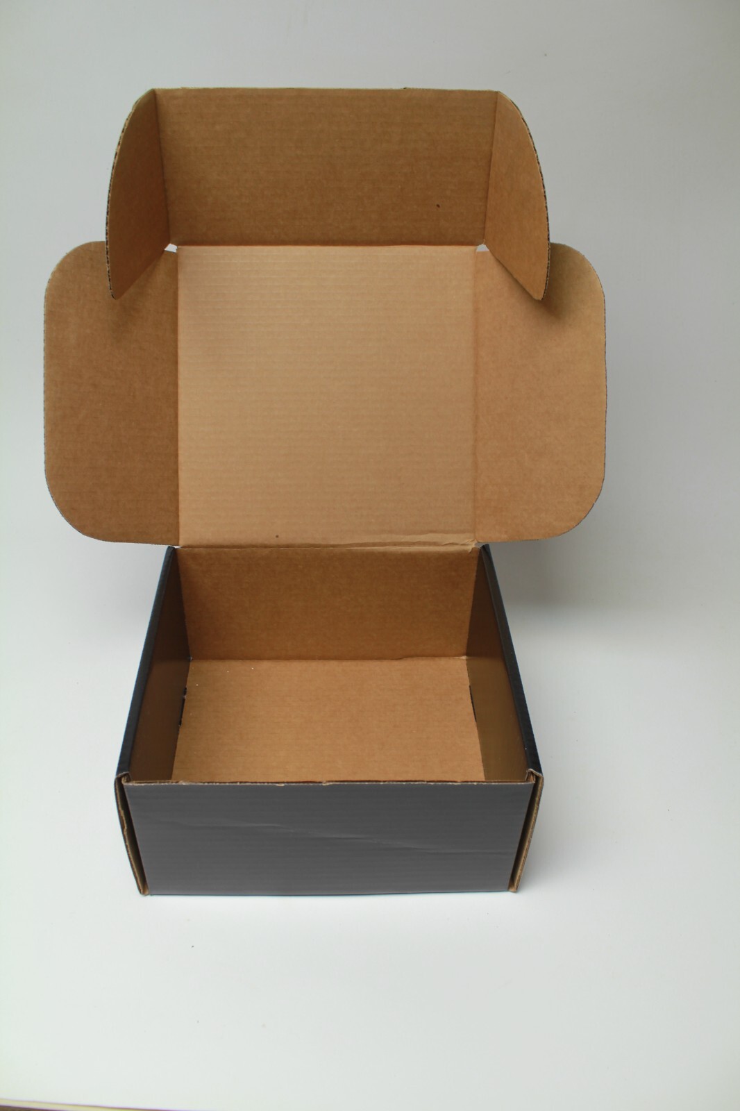 Uline S-13216BL Gloss Black Colored Mailers Boxes 10″x10″x5″, 200 lb test 25 pk