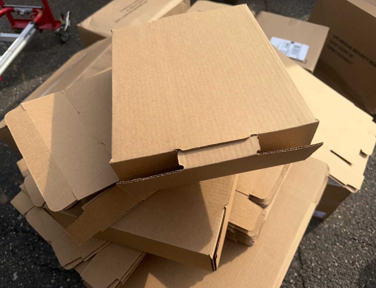 50 Pieces 12″ x 10″ x 3″ Corrugated Mailer Shipping Boxes – *LOCAL PICK UP ONLY*