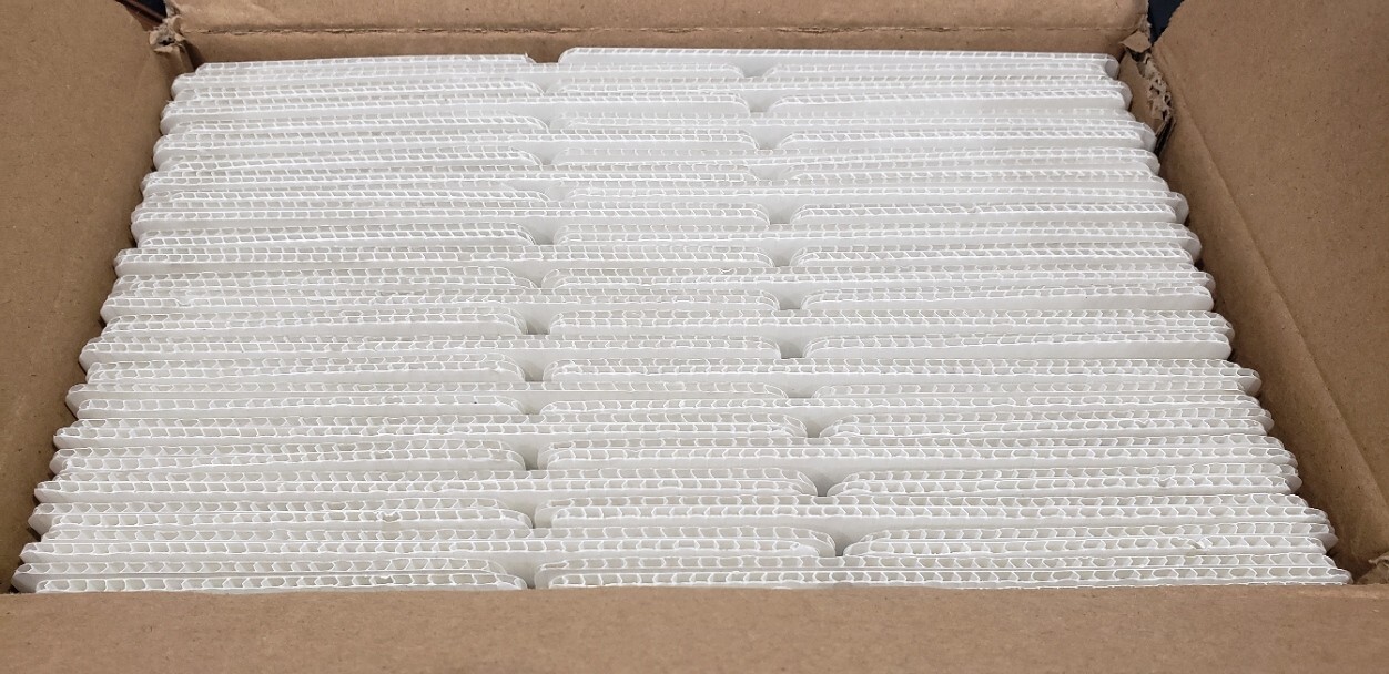 25pcs White Corrugated Plastic/Coroplast Mailing Boxes 6x4x4 Waterproof Reusable
