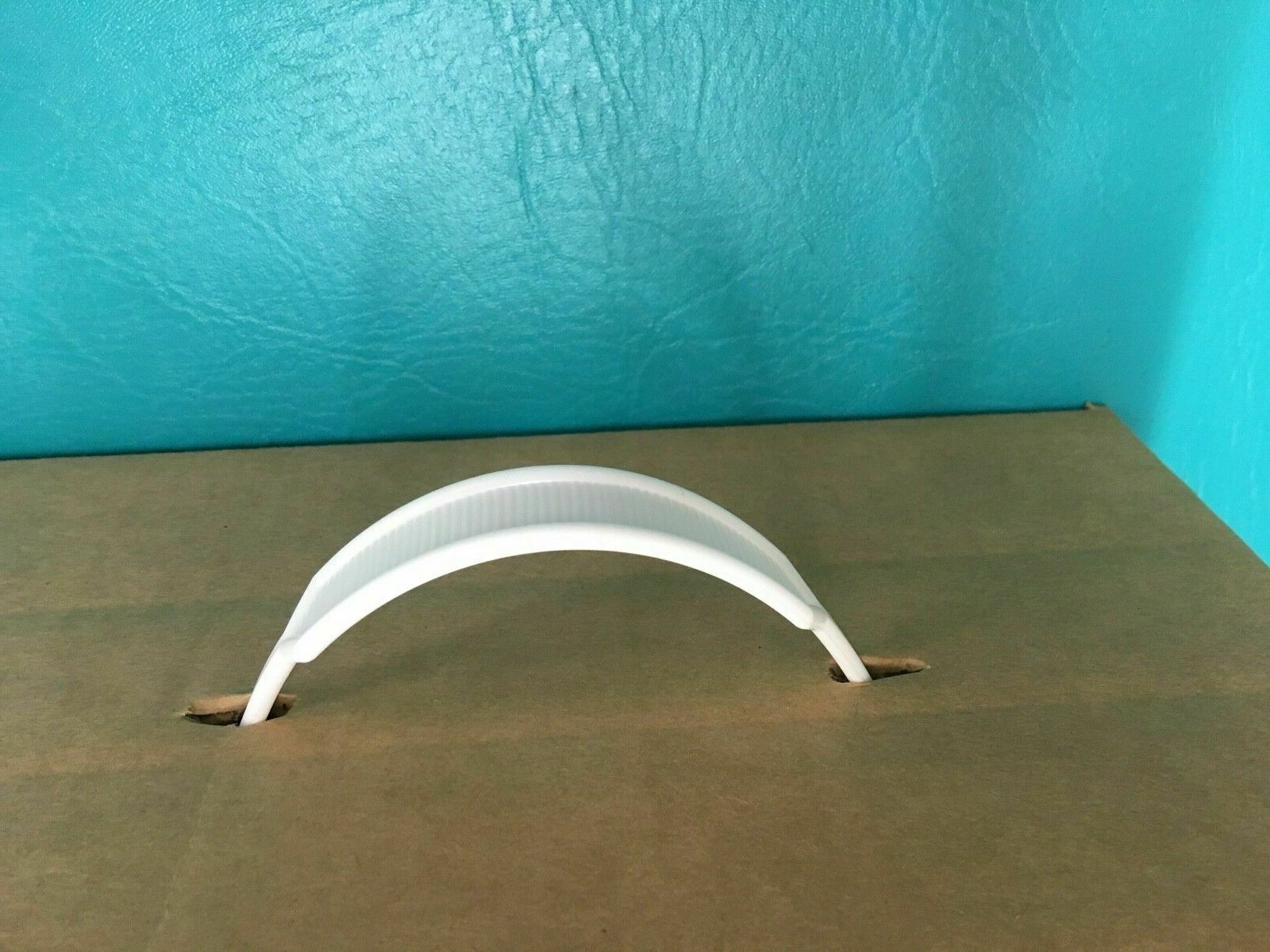 5 Heavy Duty 6.75″ Cardboard Box Handles Plastic Carry Ship 45 lbs White W/Back