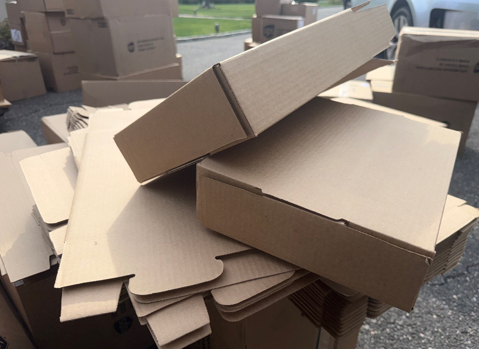 50 Pieces 12″ x 10″ x 3″ Corrugated Mailer Shipping Boxes – *LOCAL PICK UP ONLY*